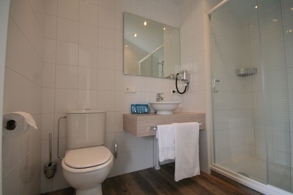 Vakantiepark De Krim, chalet type hotel, badkamer