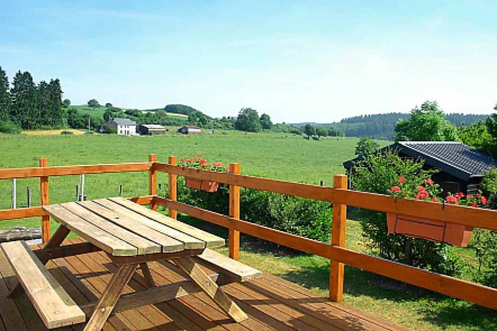 104612 01 102 ext.jpg