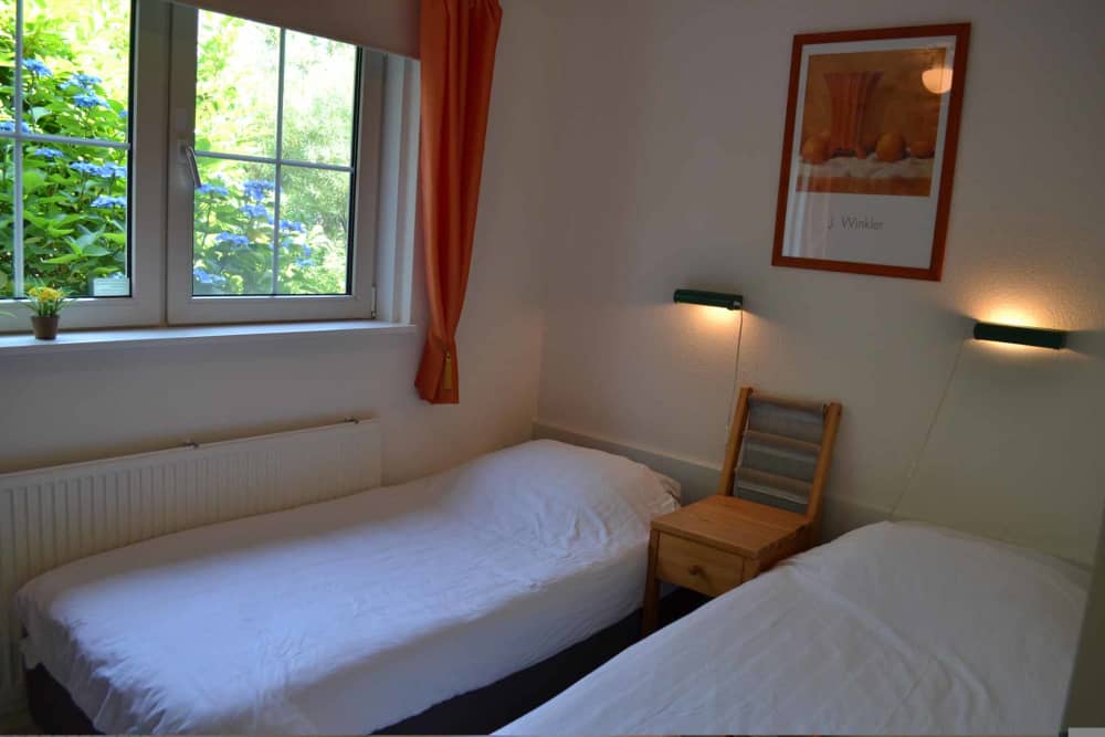 Tjasker 42 slaapkamer beneden.jpg