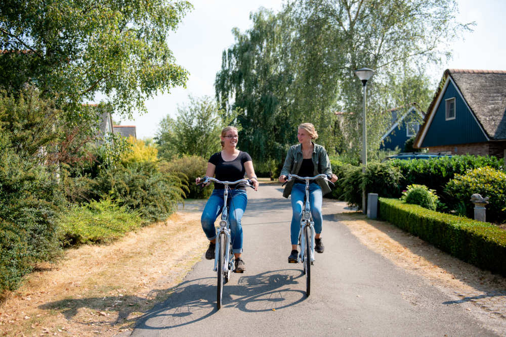 Cycling Villapark de Weerribben