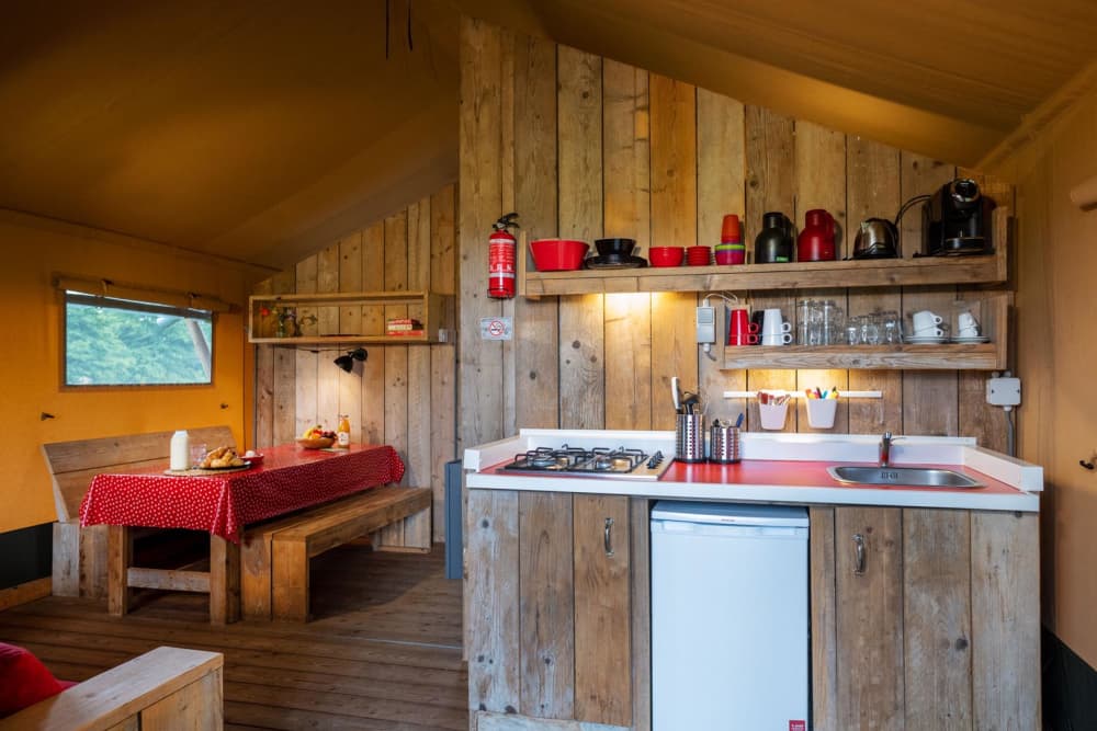 FarmCamps Breehees Brabant Farmtent interieur 