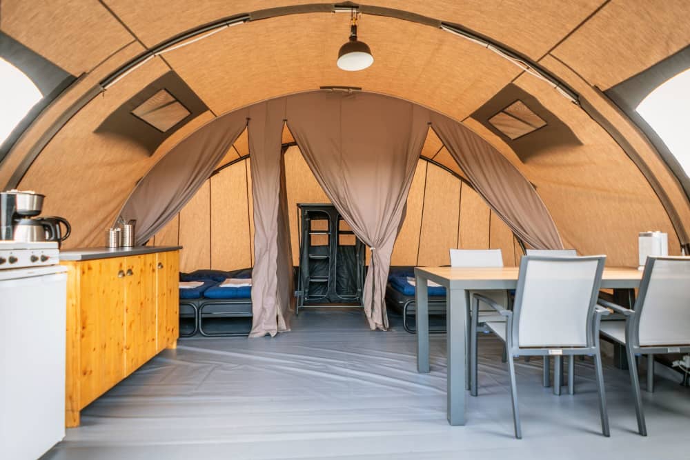 Camping Kogerstrand, ingerichte tent, keuken