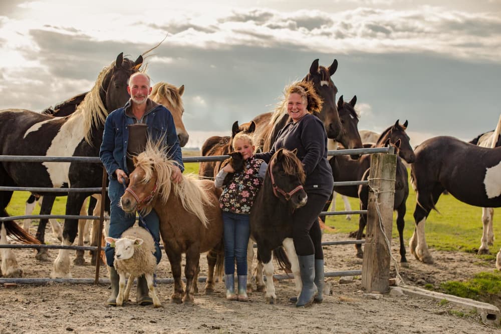 FarmCamps De Bonte Fries Friesland gezinsfoto 