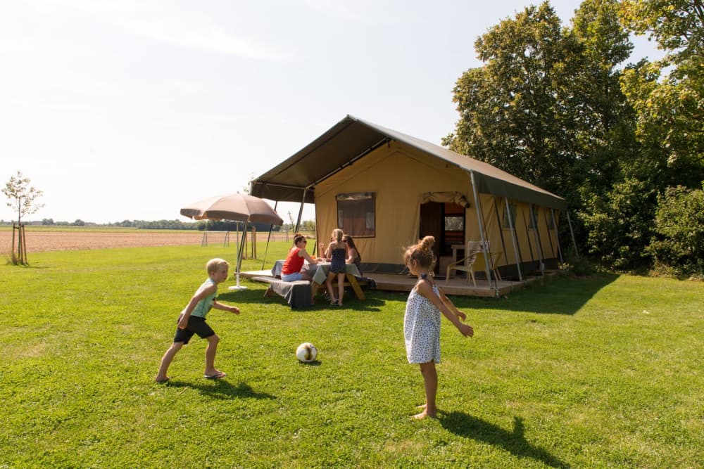 FarmCamps Oranjepolder Zeeland spelen voetball