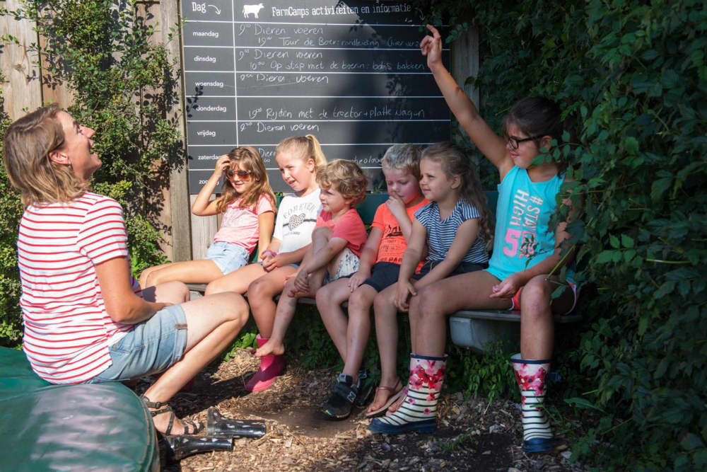 FarmCamps Oranjepolder Zeeland met de boerin k