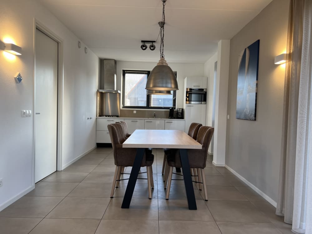 9EFD85A2-3F1A-4BD6-825E-AE236F2E5F57