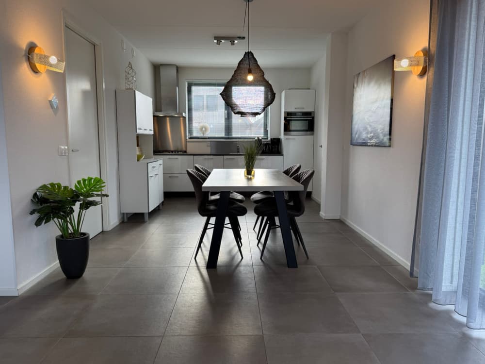 eb449a00-fbf6-4044-90f2-daaec861b23d