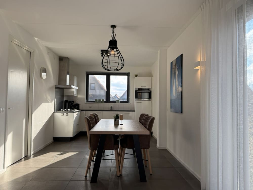 676ce92e-0a5b-4327-9953-eccafc03e58b