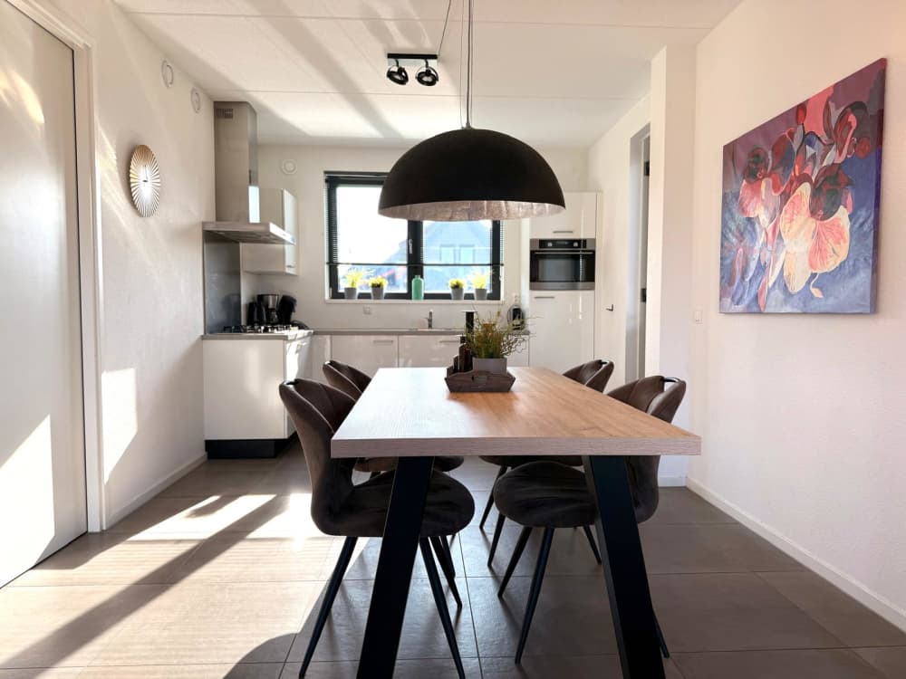 94e55897-343b-475d-8f0d-63e398ffe544