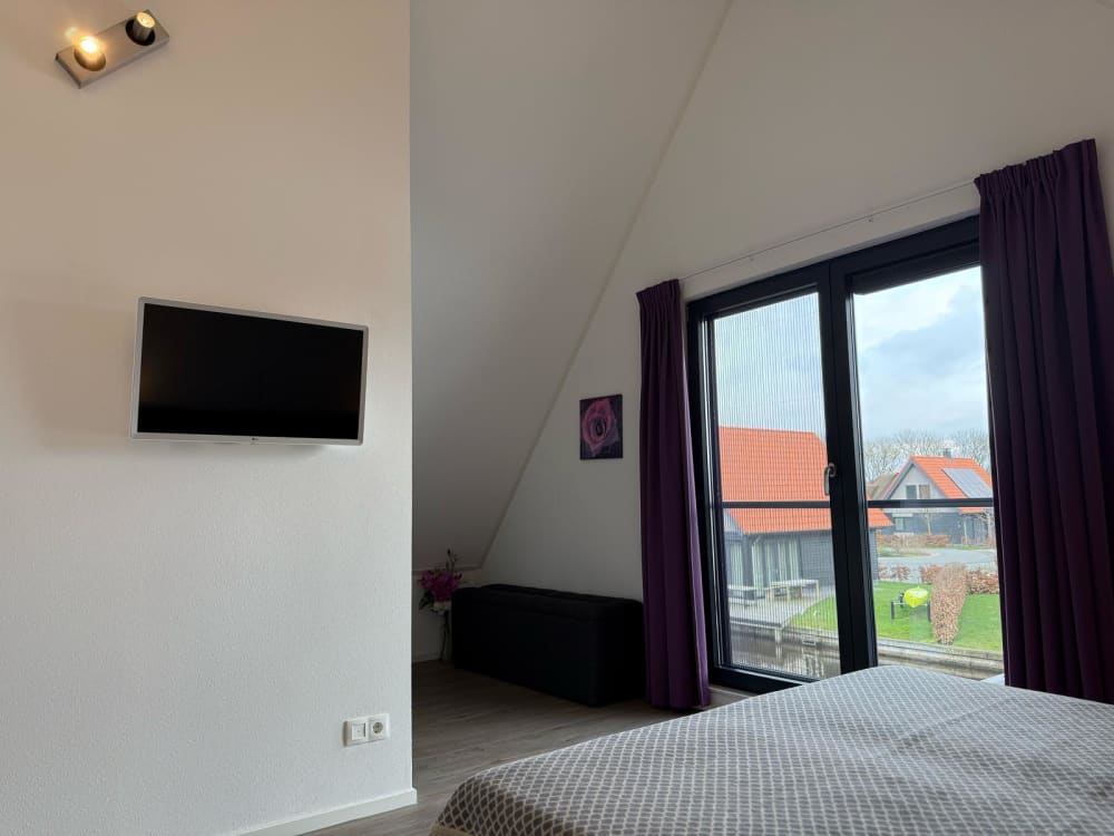 TV slaapkamer 1