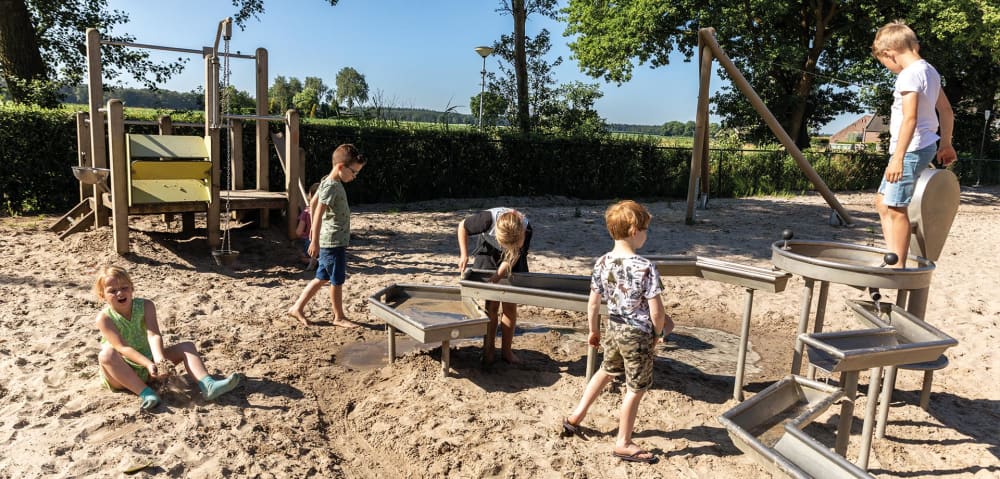 Breehees header-home-4