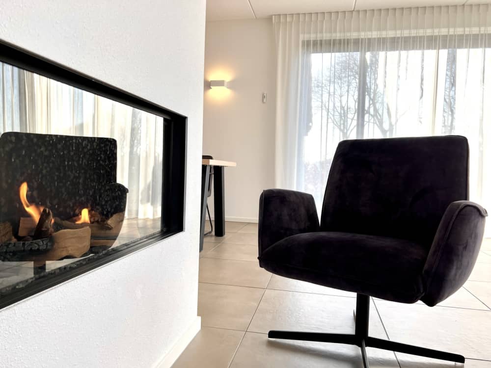 892C447E-B66E-4405-A54B-75AA4CE4F44E