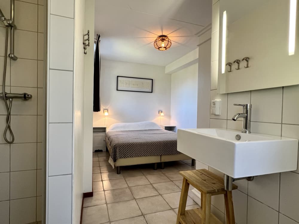 A9CB72C0-F7DD-44AD-82D1-31B6BED5AEB9