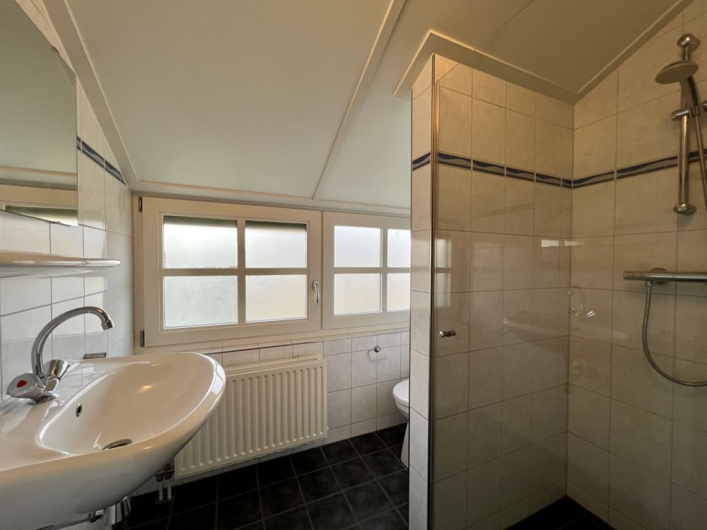 8A4319F3-ED7F-43E5-80BA-1BC512ADF42E