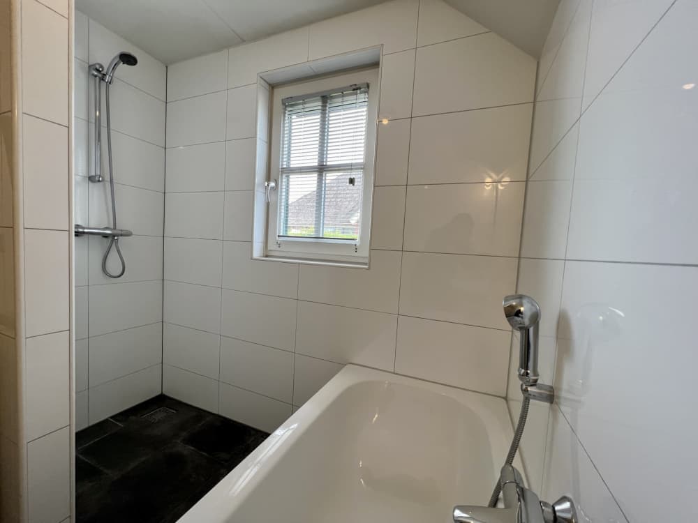 8245A973-9A2D-4B73-8B83-5BE262AFB1A4