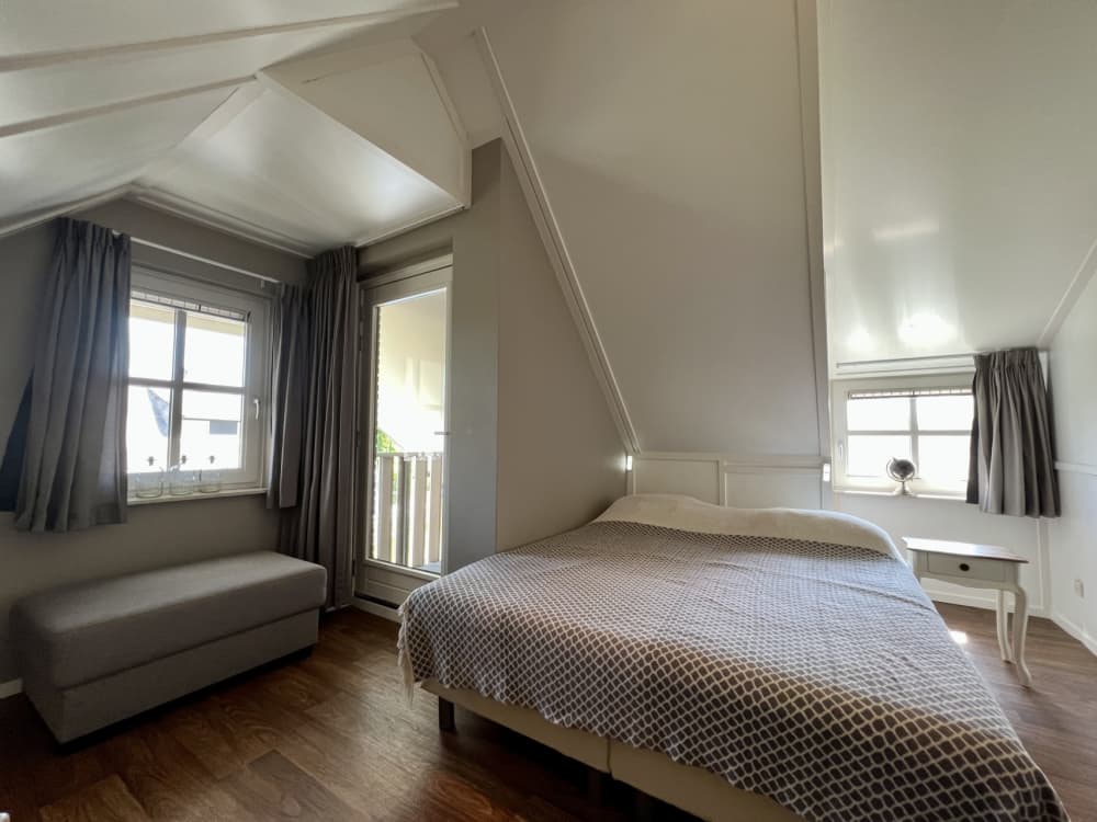 7F963B0B-54B8-4AA7-9C37-214694853936