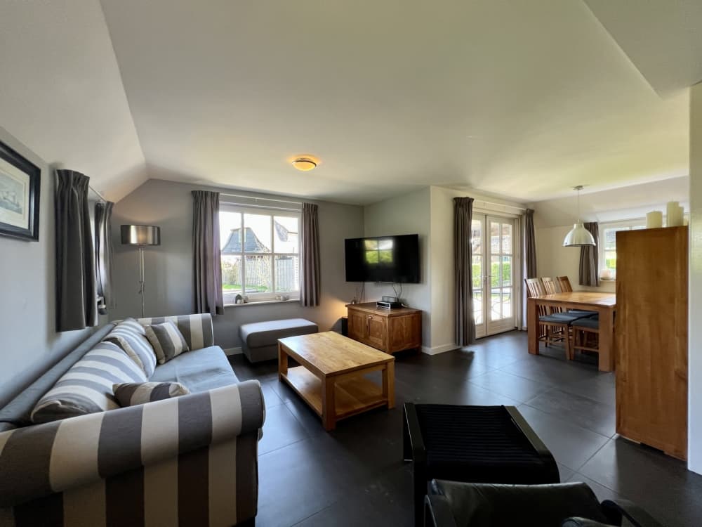 21EDD9E2-F1DE-44FE-BD07-0718FEDD6DAC