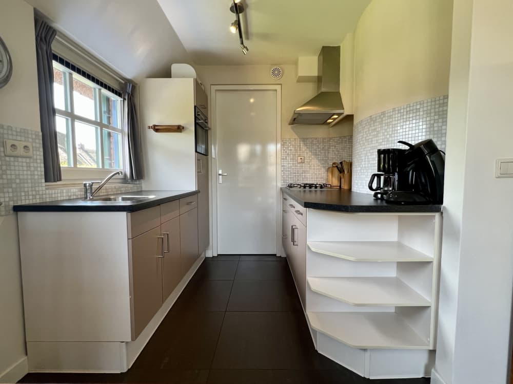 D7DED9E6-9316-4B9C-9044-CE828B3D109D