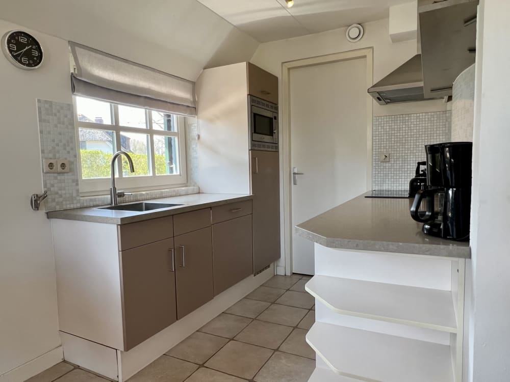 787A8C06-758E-493F-AA90-DA91EB411E24