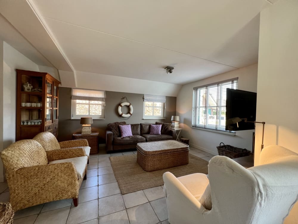 6A2E1D60-89F9-4B2C-8A0D-28B686715721