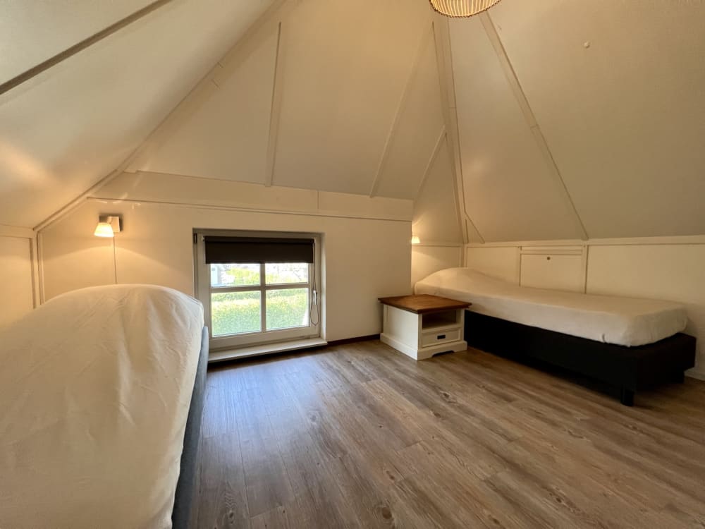 F64210DD-1DC6-4FF5-AEC5-A3C8D8626F9D