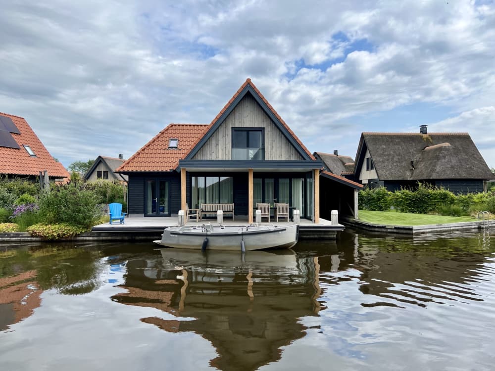 FA2A7EF2-26DC-419F-9DDF-4D4080B5A5CE