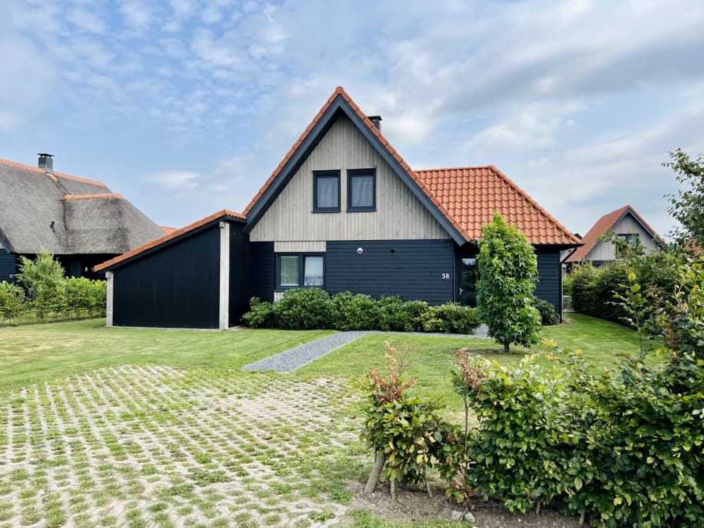 6BC024BA-7521-45D3-B7F7-E44A93FDF15A