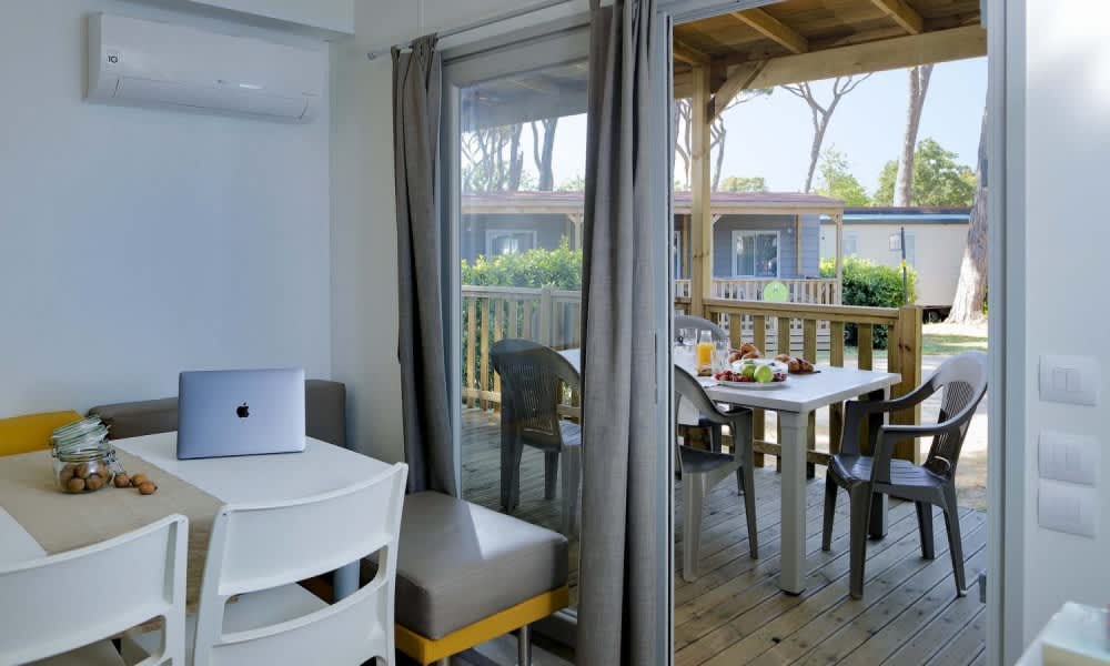 1000x600-crop-90-leonardo plus mobile home outside