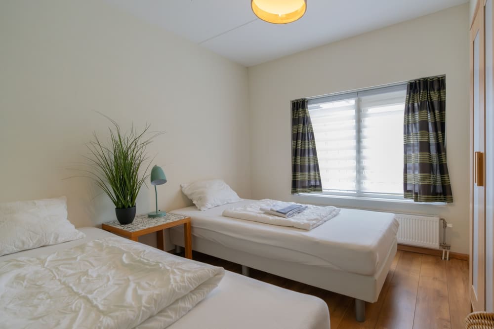 7. Marinapark Oude-Tonge, Kreek 18, slaapkamer bg I