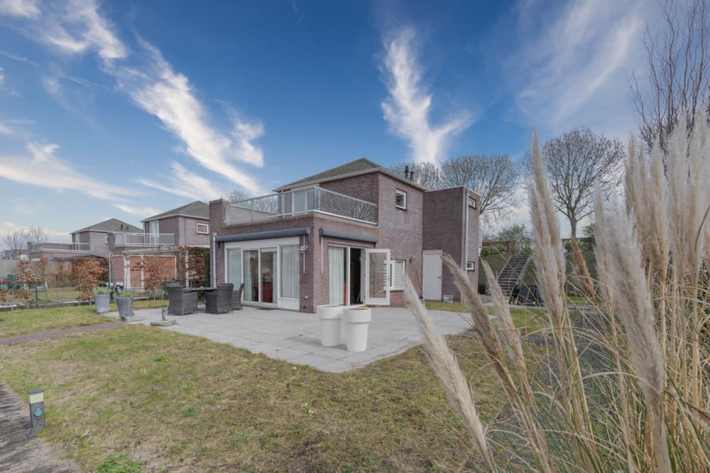 12. Marinapark Oude-Tonge, Kreek 18, tuin I