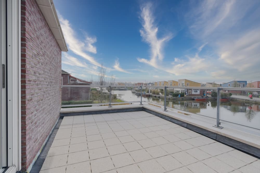 15. Marinapark Oude-Tonge, Kreek 18, dakterras