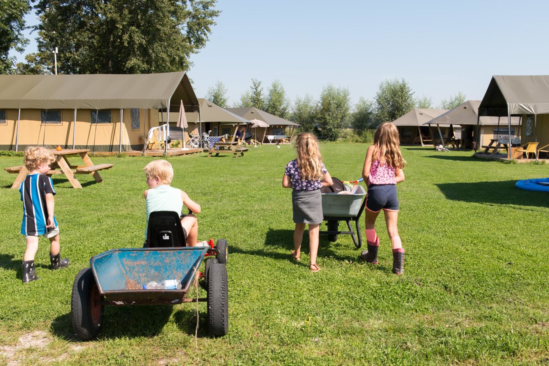 FarmCamps Oranjepolder Zeeland spelen skeltere