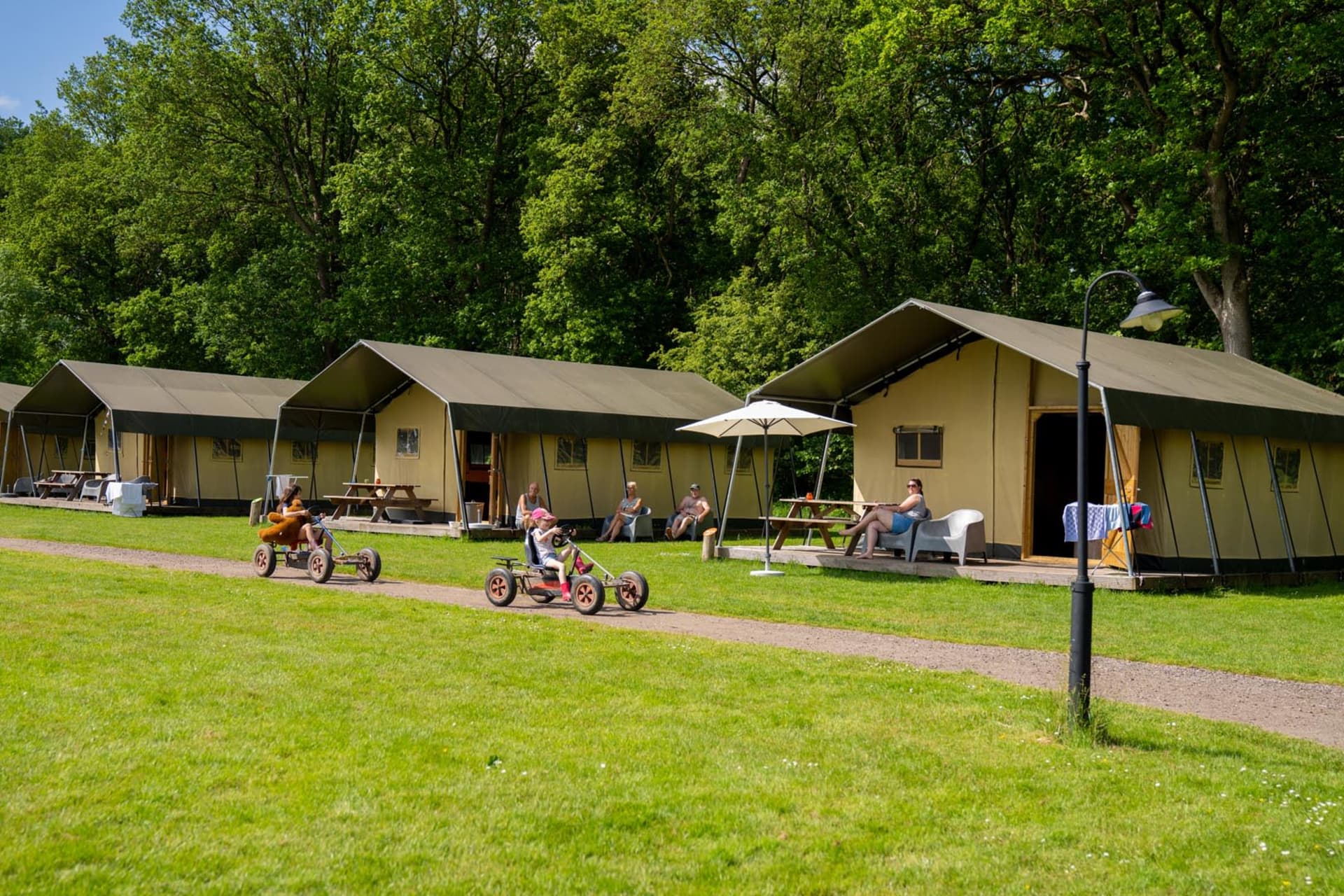 FarmCamps Geele Bosch Friesland skelteren kind