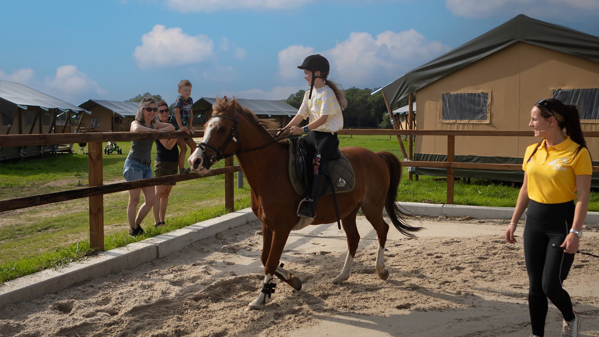 FarmCamps Holzik Stables Overijssel paardrijle