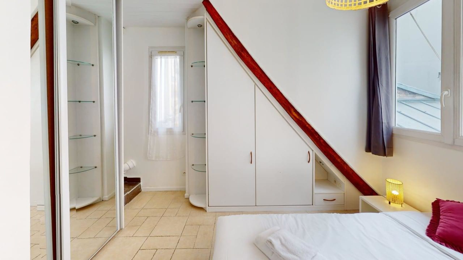 7989-Rue-de-Courcelles-Bedroom