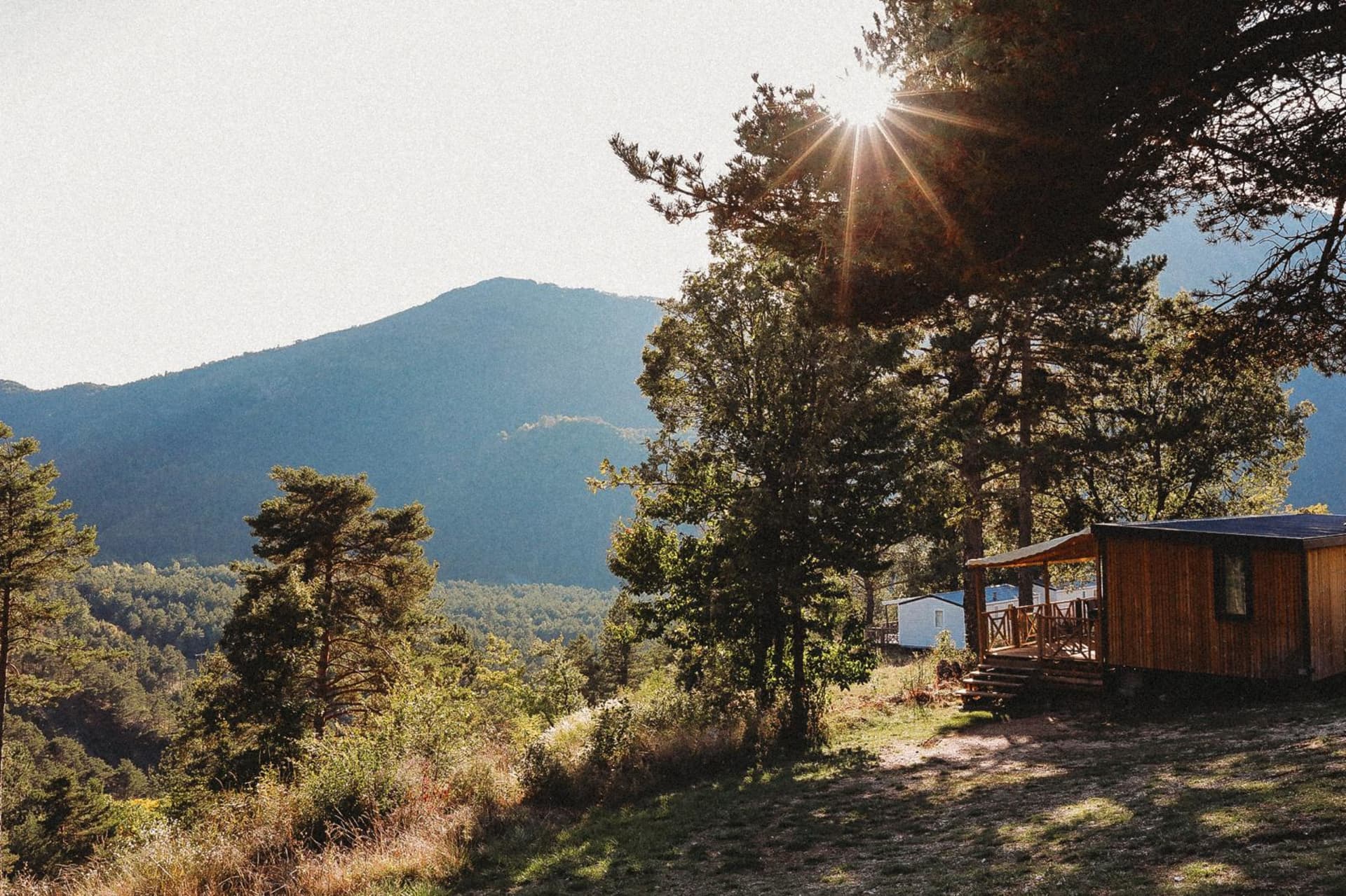RCN-les-Collines-de-Castellane-camping-Verdon-mobil-home-uitzicht