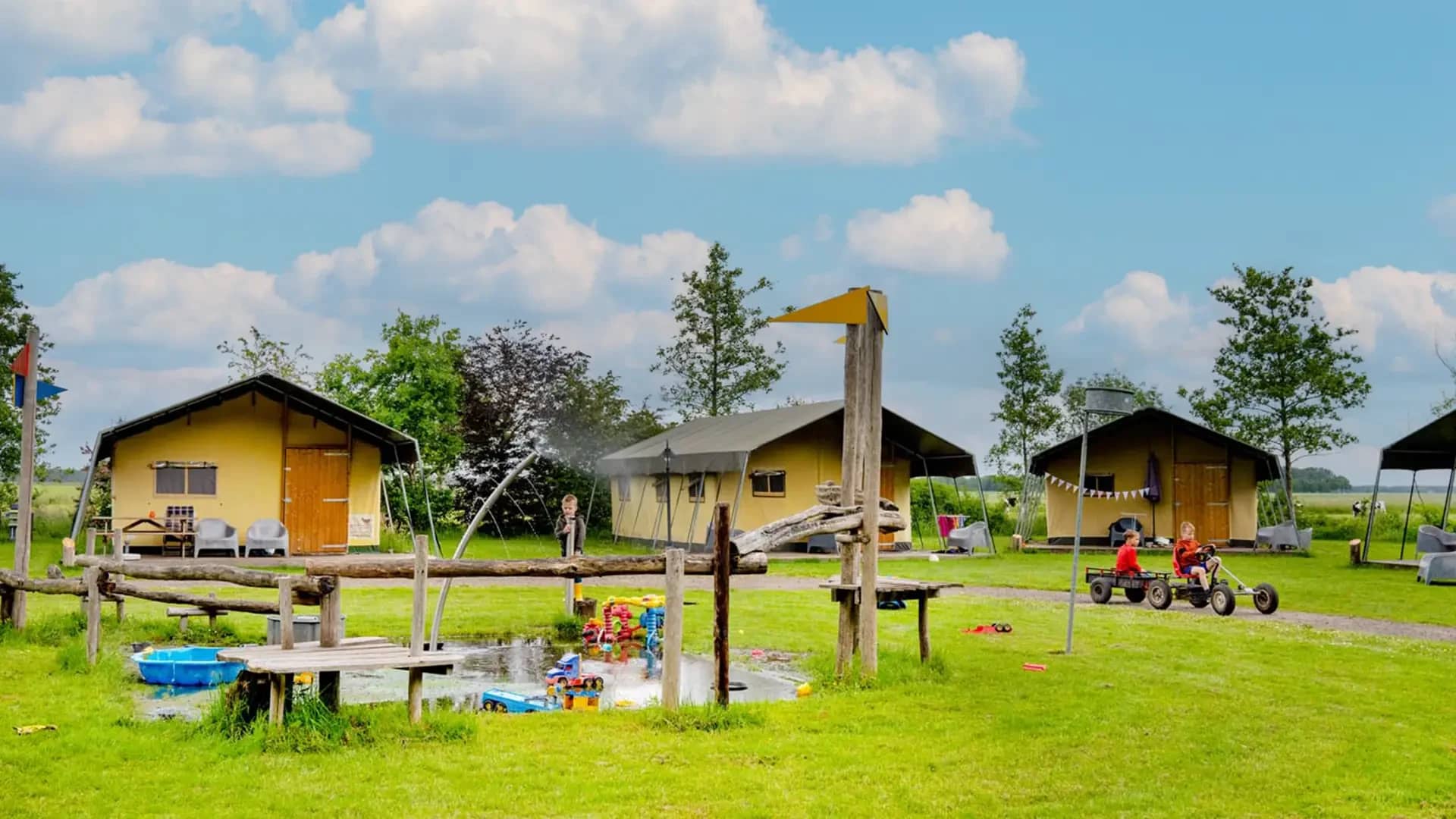 FarmCamps Geele Bosch Friesland tentenveld skelter waterpret