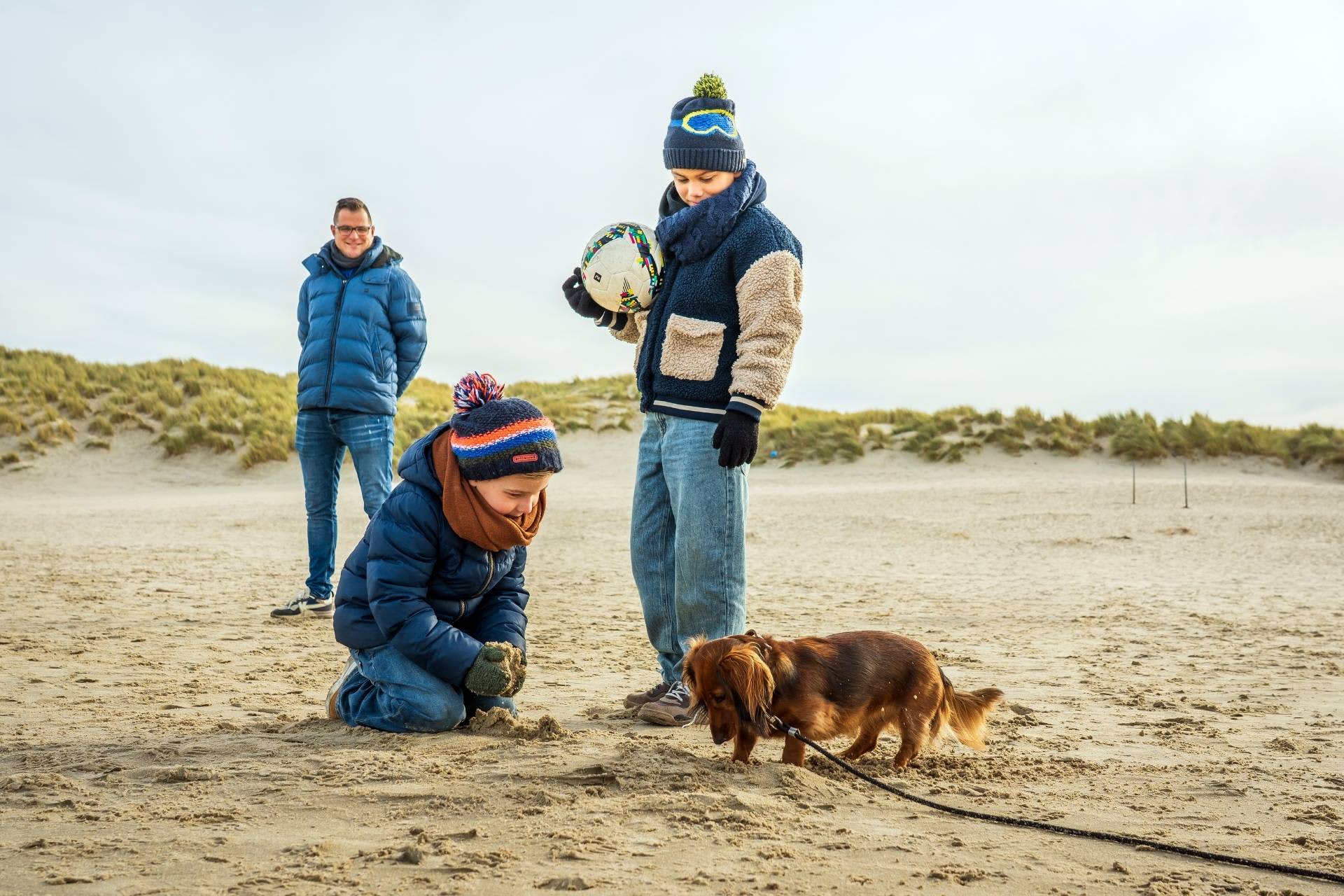 Spelen op het strand