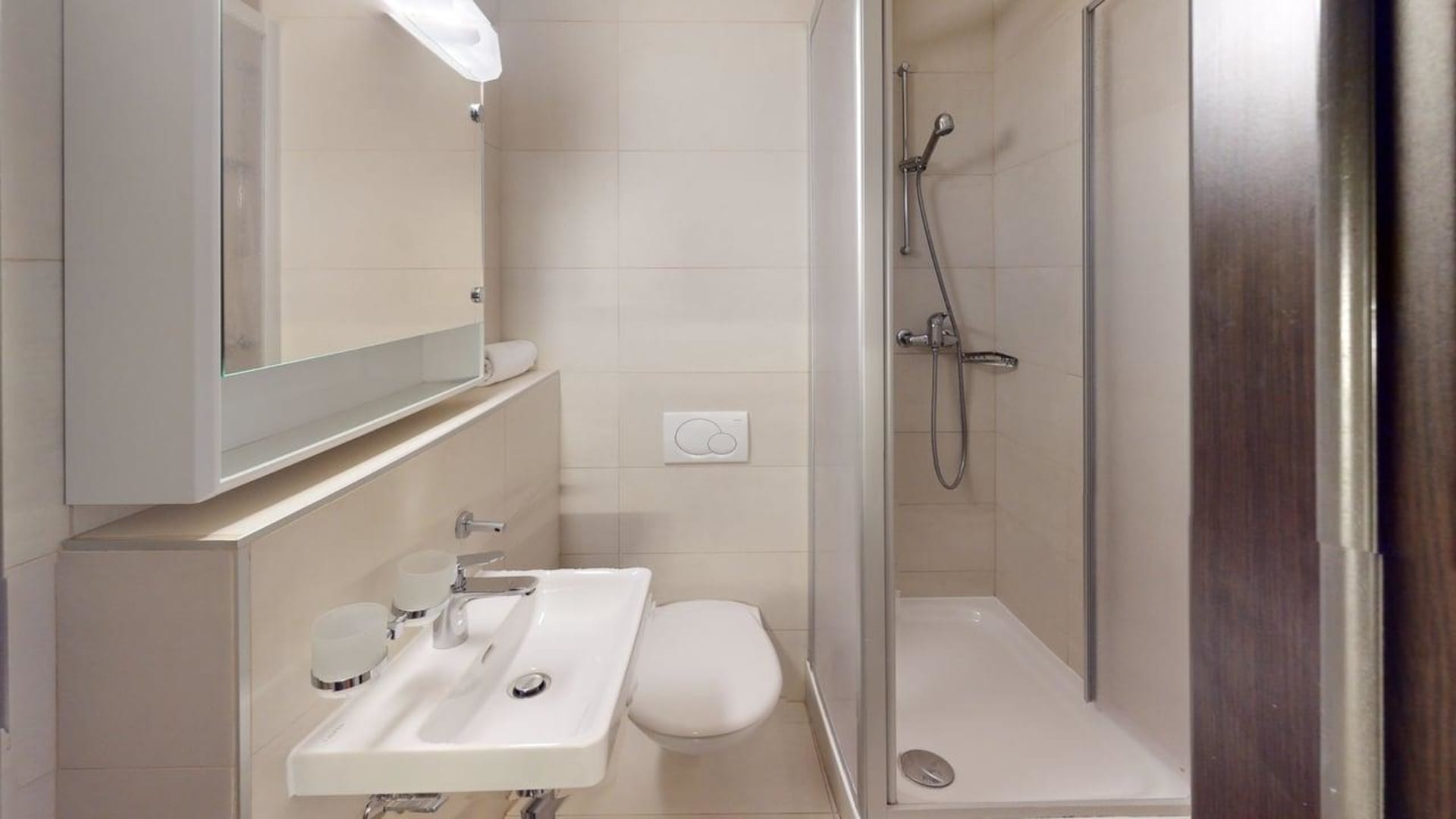 CL35-14-Bathroom