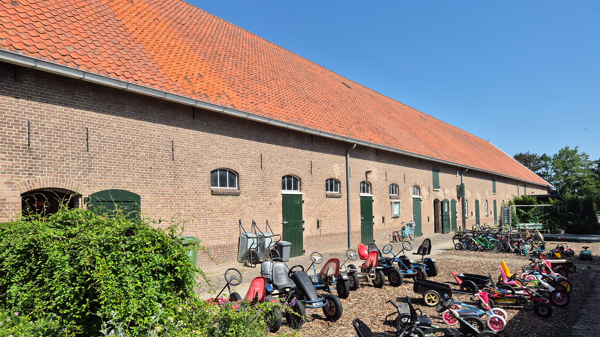 FarmCamps Oranjepolder Zeeland schuur skelters
