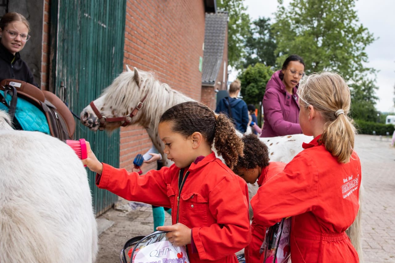 FarmCamps_Breehees_Brabant_meisjes_overalletje