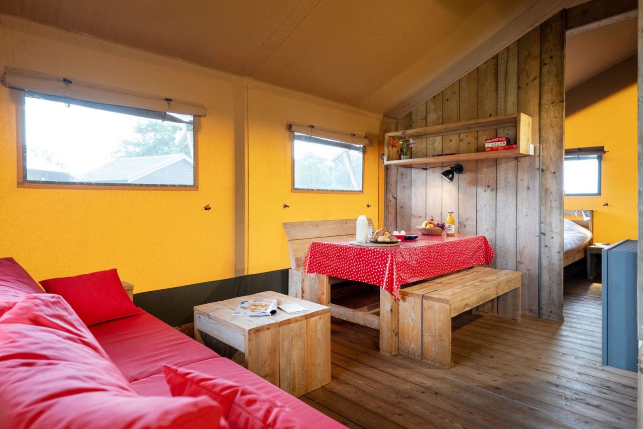 FarmCamps_Breehees_Brabant_Farmtent_interieur_