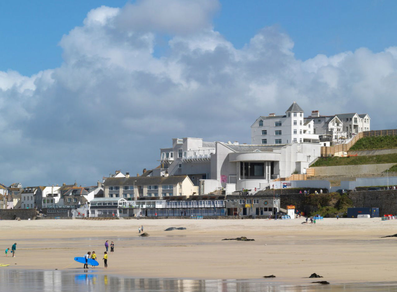 tate-st-ives-from-across-the-bay_0