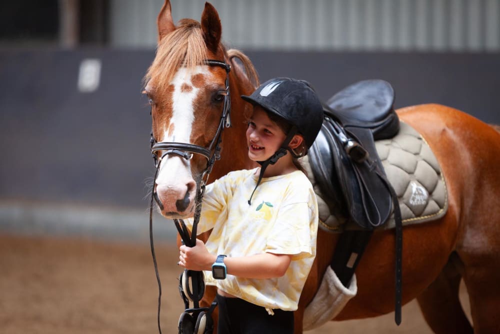 FarmCamps_Holzik_Stables_Overijssel_meisje_met
