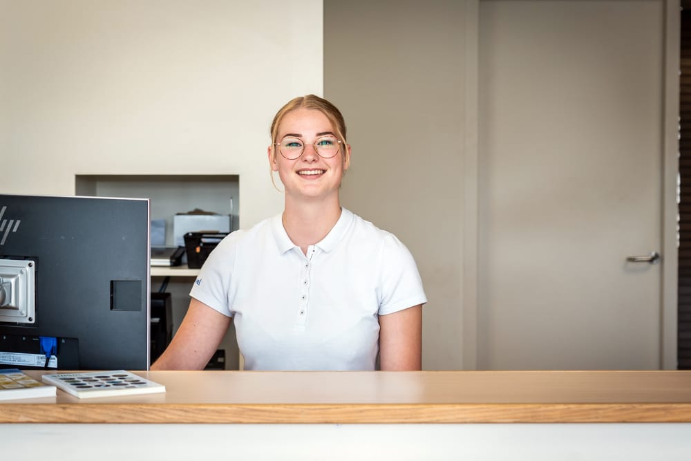 Medewerker-Receptie-Camping-Loodsmansduin-De-K