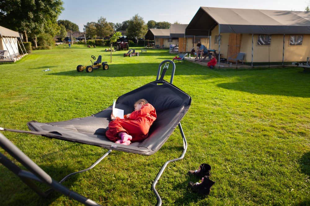 FarmCamps_Hoeve_Sonneclaer_Drenthe_hangmat_mei