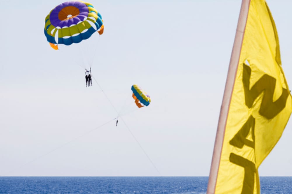 Watersports_on_a_family_activity_holiday