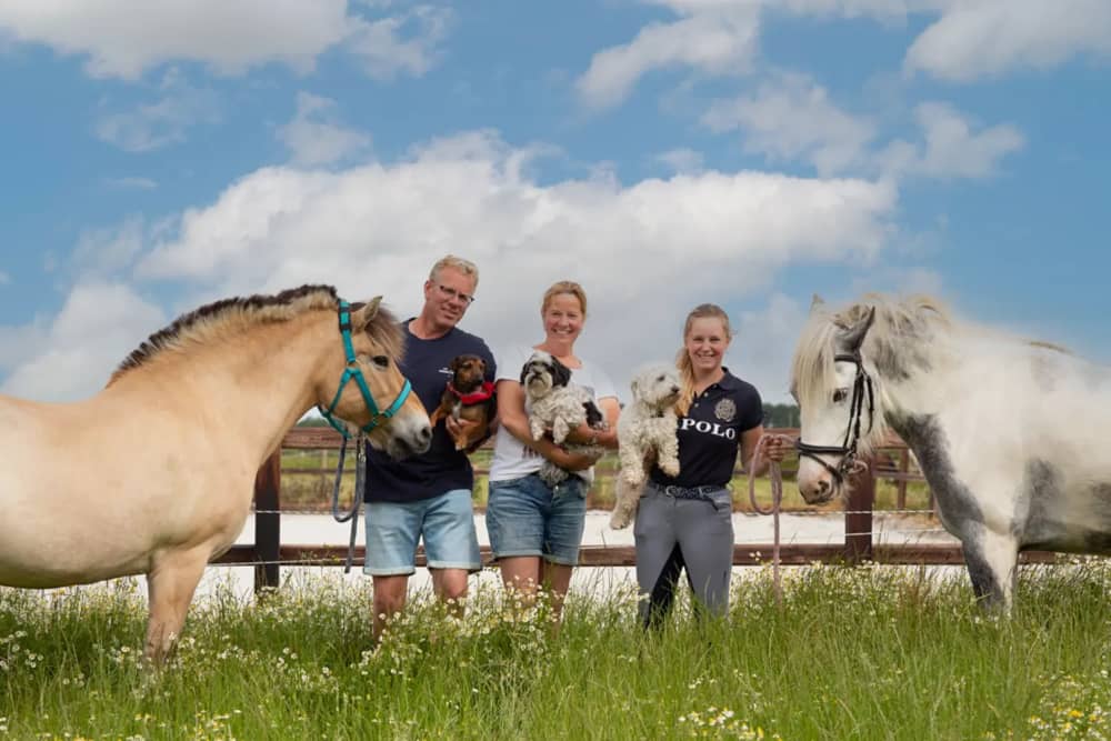 11._Fleur_Stables_-__Jan_en_Saskia