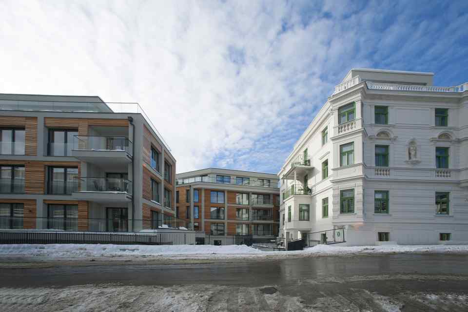 Exterior_day_B