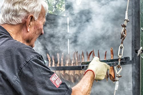 Strender fish-smoking contest
